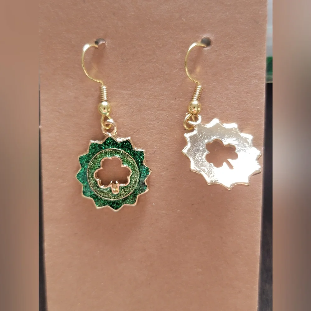 St. Patrick's Day Handcrafted Hat & Shamrock Earrings Set 2/$15 - Picture 4 of 5